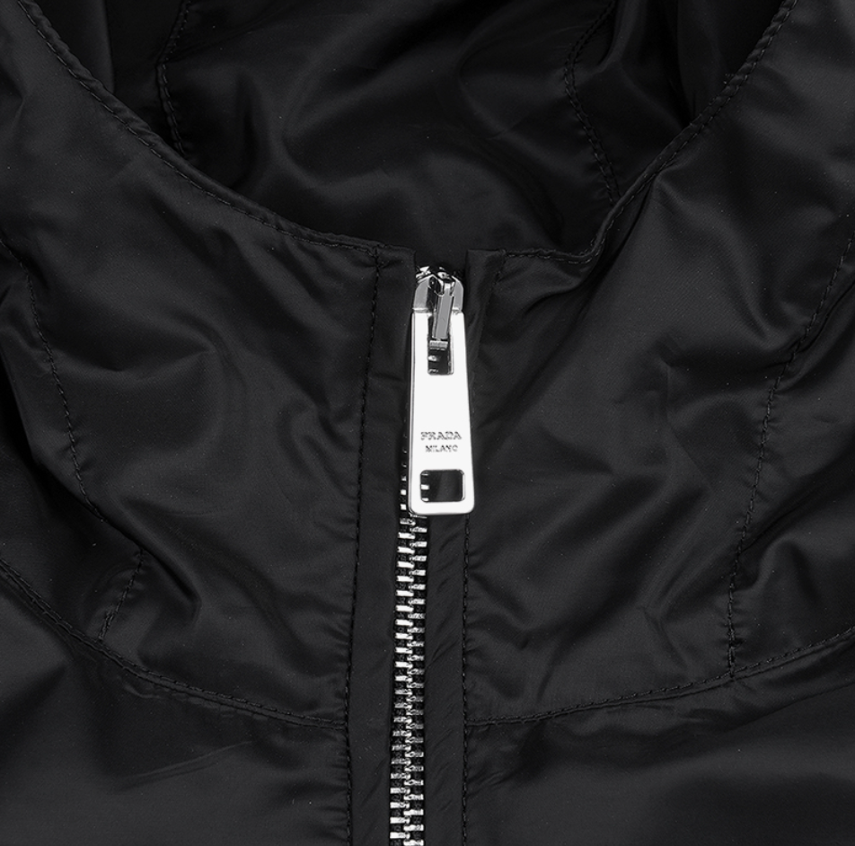 [Authentic][New] PRADA Triangle Logo K-Way Hooded Windbreaker Jacket Black SGA466 106O F0002 (Size 52/L)