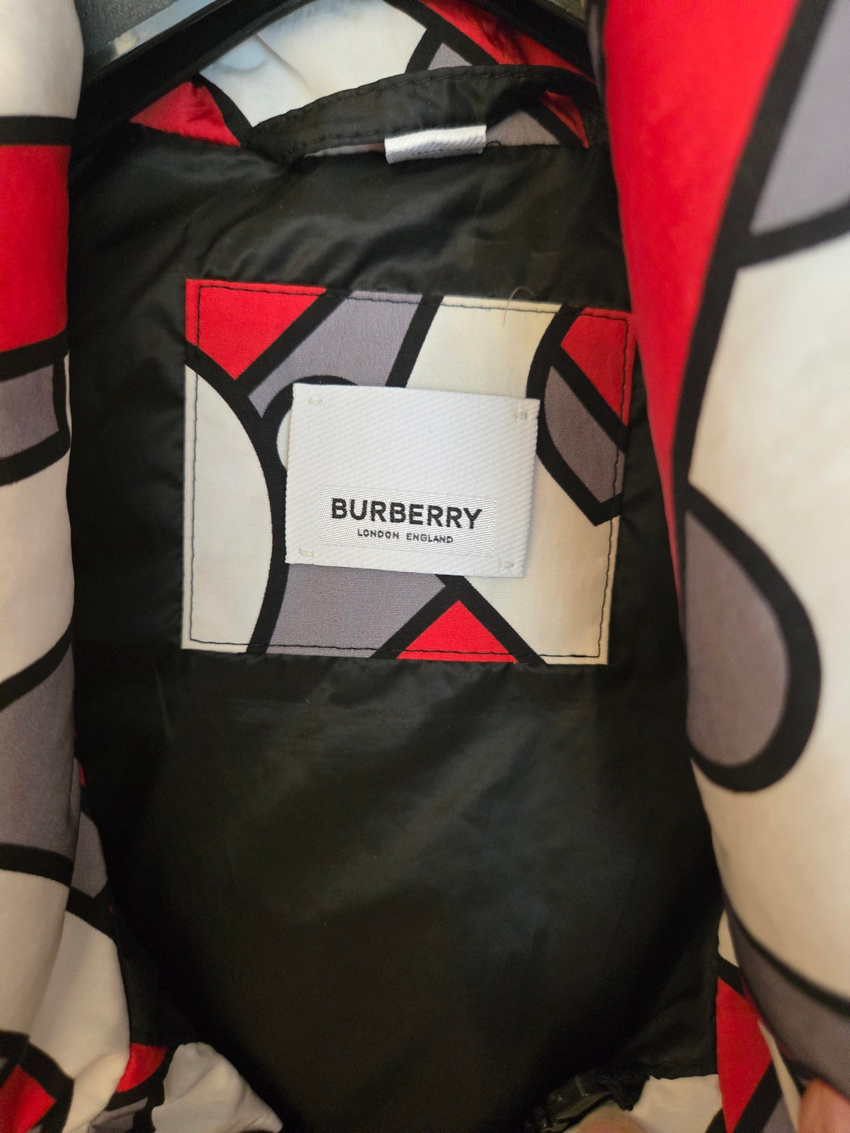 [중고명품] BURBERRY 8025865 Midland TB 모노그램 남성 패딩 베스트 레드 화이트 사이즈 M