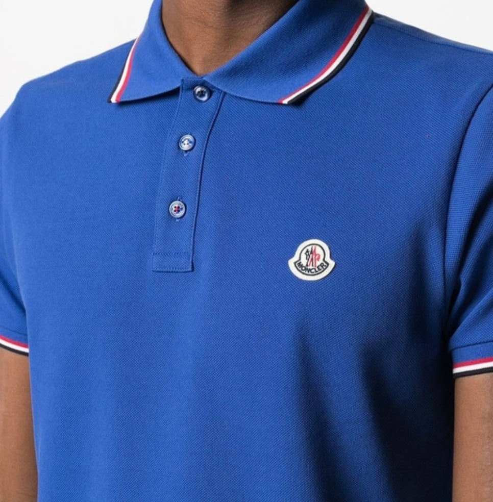 [정품][새상품] MONCLER 로고 패치 삼선 트리밍 반팔 카라티 폴로 셔츠 블루 8A9106 N1022 (사이즈 M)