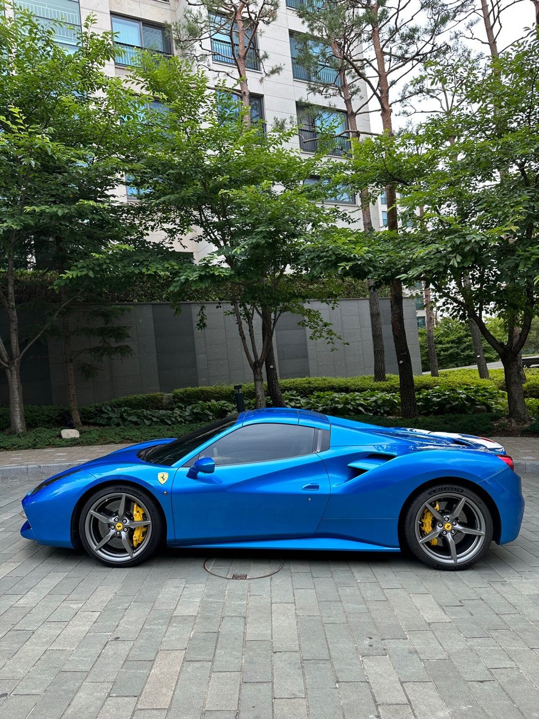 [Official Import] Feb 2019 Ferrari 488 Spider 3.9 V8, Official/Accident-free/Blue Corsa/Carbon/Lift/39,000km
