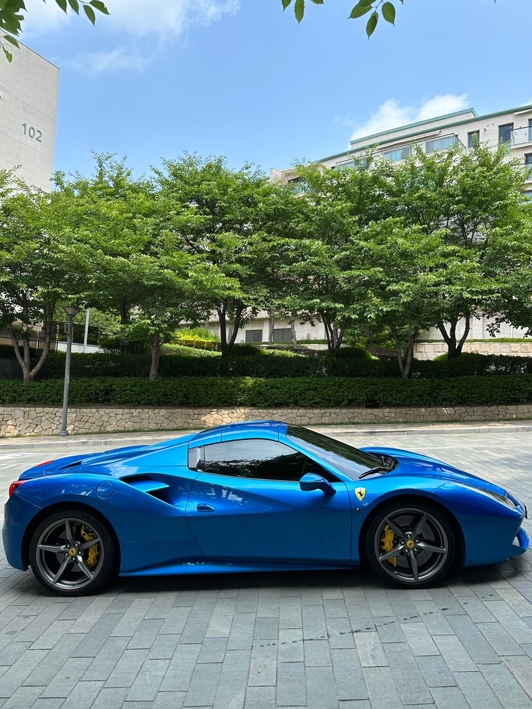 [Official Import] Feb 2019 Ferrari 488 Spider 3.9 V8, Official/Accident-free/Blue Corsa/Carbon/Lift/39,000km