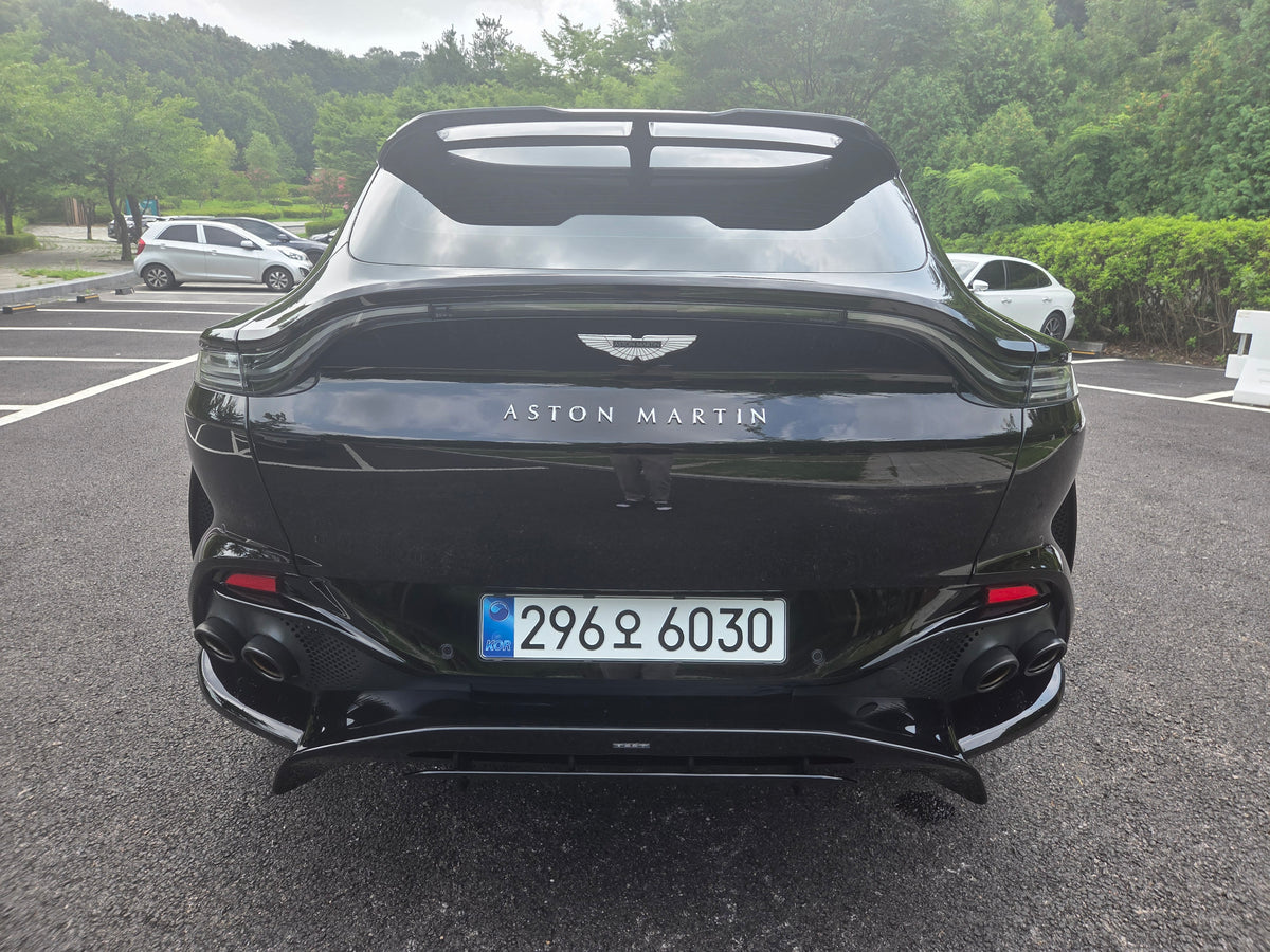 [정식출고] 애스턴마틴 DBX707 4.0 V8 AWD | 707PS | 23인치 포지드 휠 | 카본 세라믹 브레이크 | 7,400kmkm