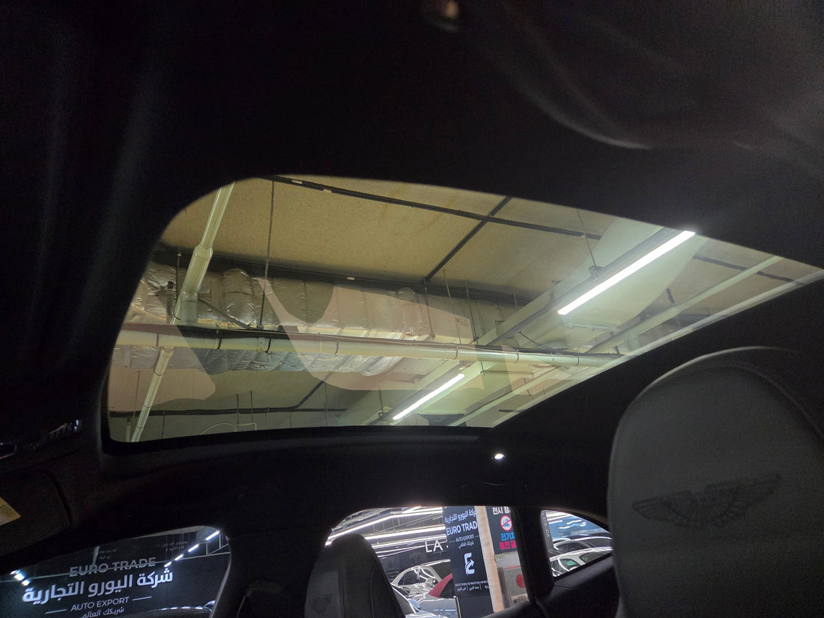 [정식출고] 애스턴마틴 DBX707 4.0 V8 AWD | 707PS | 23인치 포지드 휠 | 카본 세라믹 브레이크 | 7,400kmkm