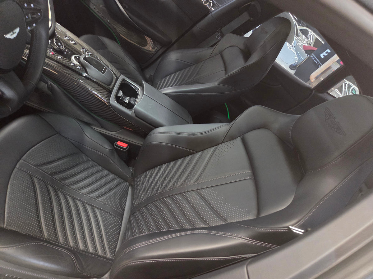 [정식출고] 애스턴마틴 DBX707 4.0 V8 AWD | 707PS | 23인치 포지드 휠 | 카본 세라믹 브레이크 | 7,400kmkm